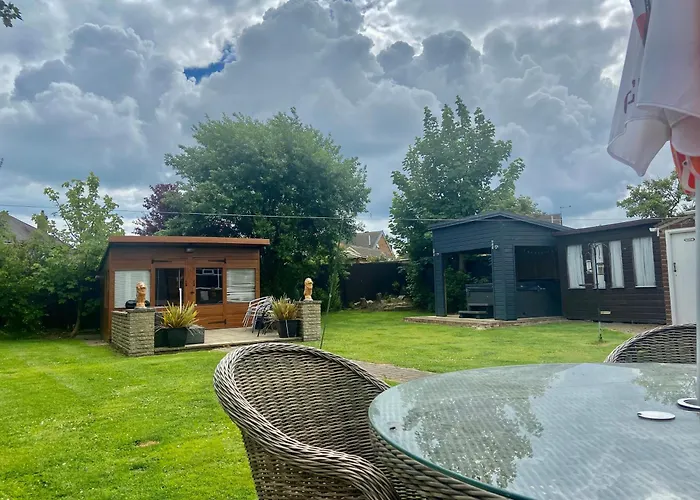 Bero Bungalow With A Hot Tub & A Large Garden!