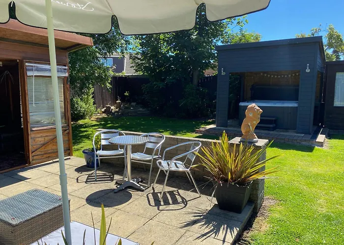 Bero Bungalow With A Hot Tub & A Large Garden!