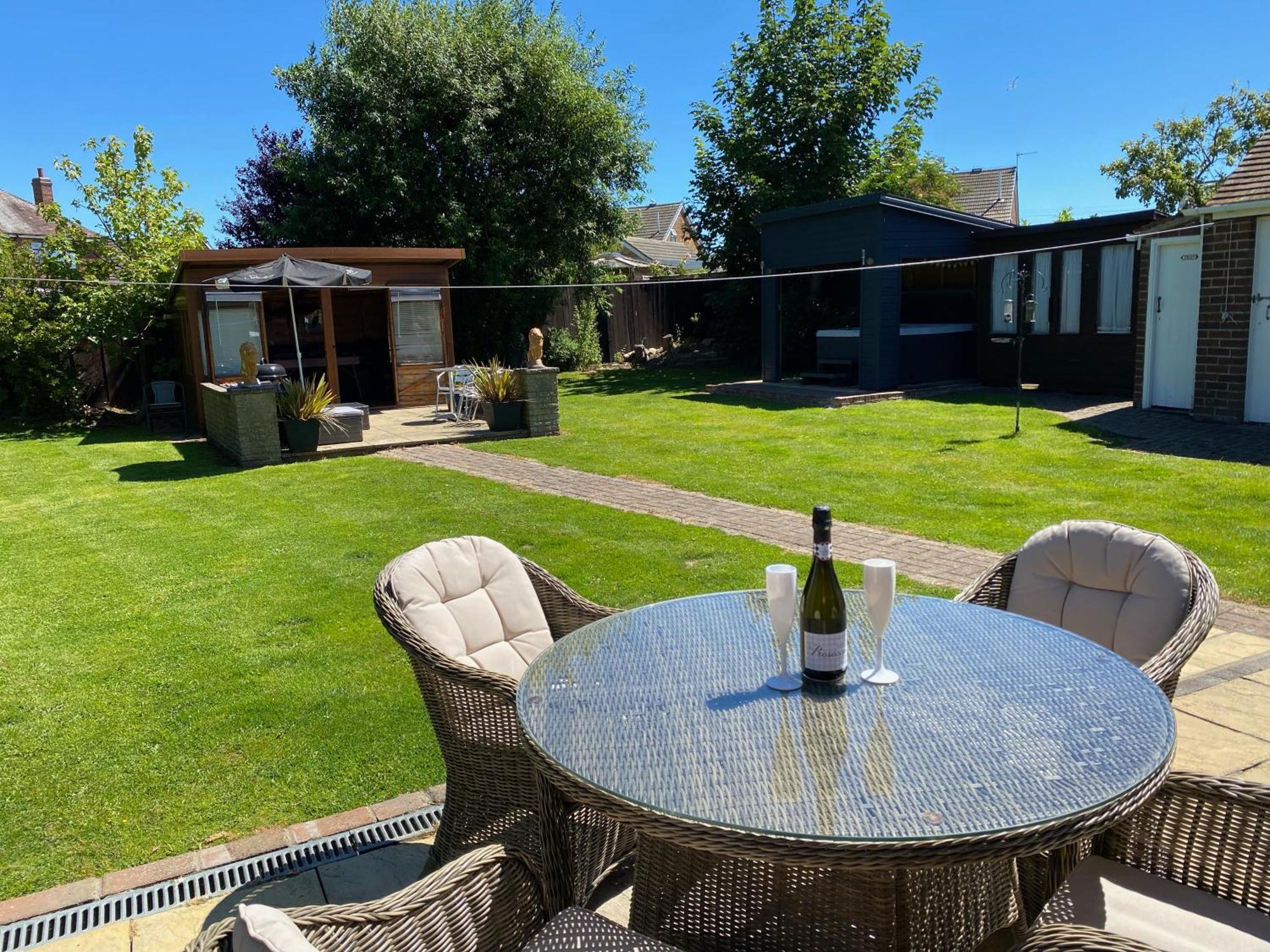 Bero With A Hot Tub & A Large Garden! Withernsea