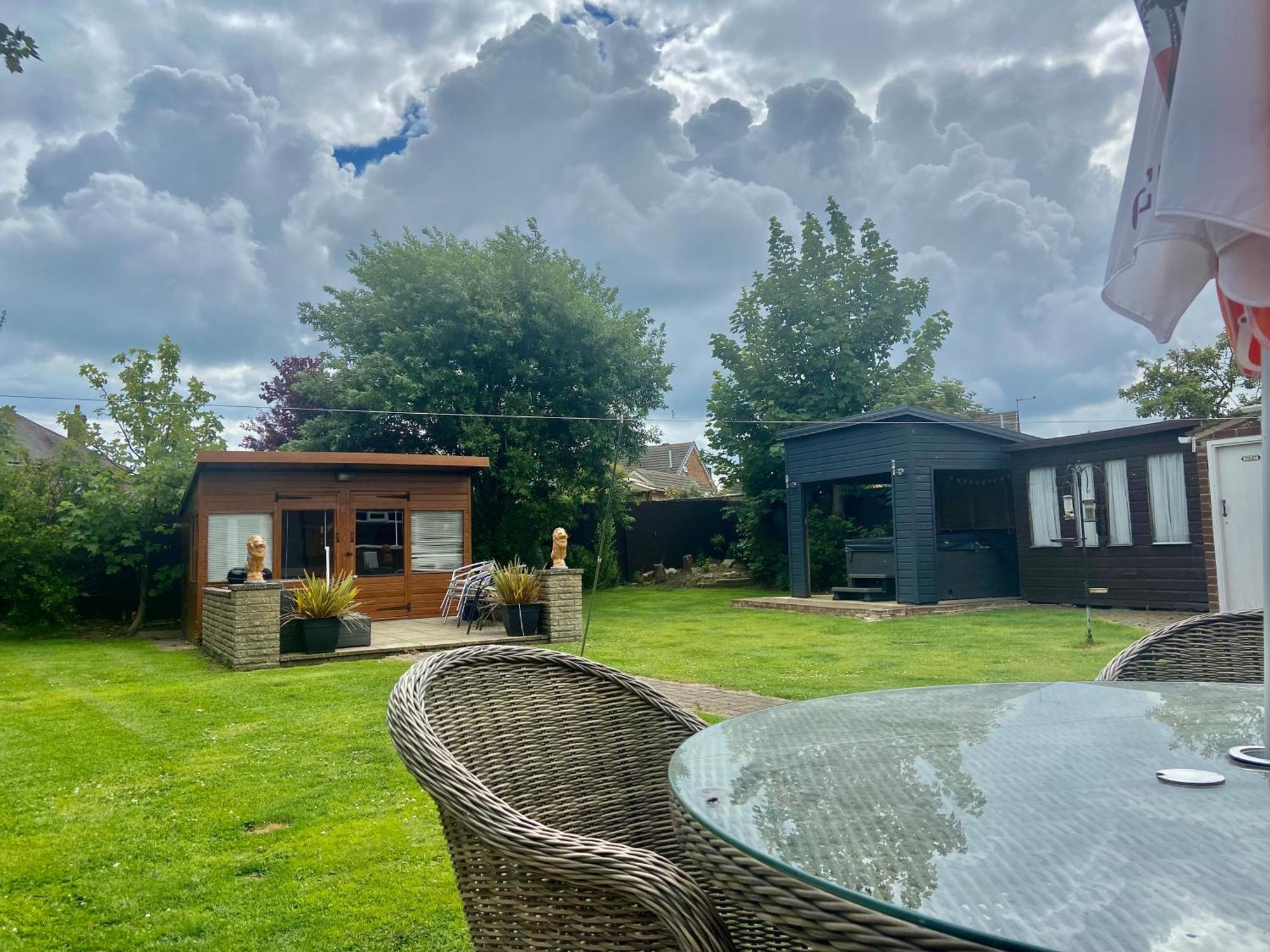 Bero With A Hot Tub & A Large Garden! Withernsea