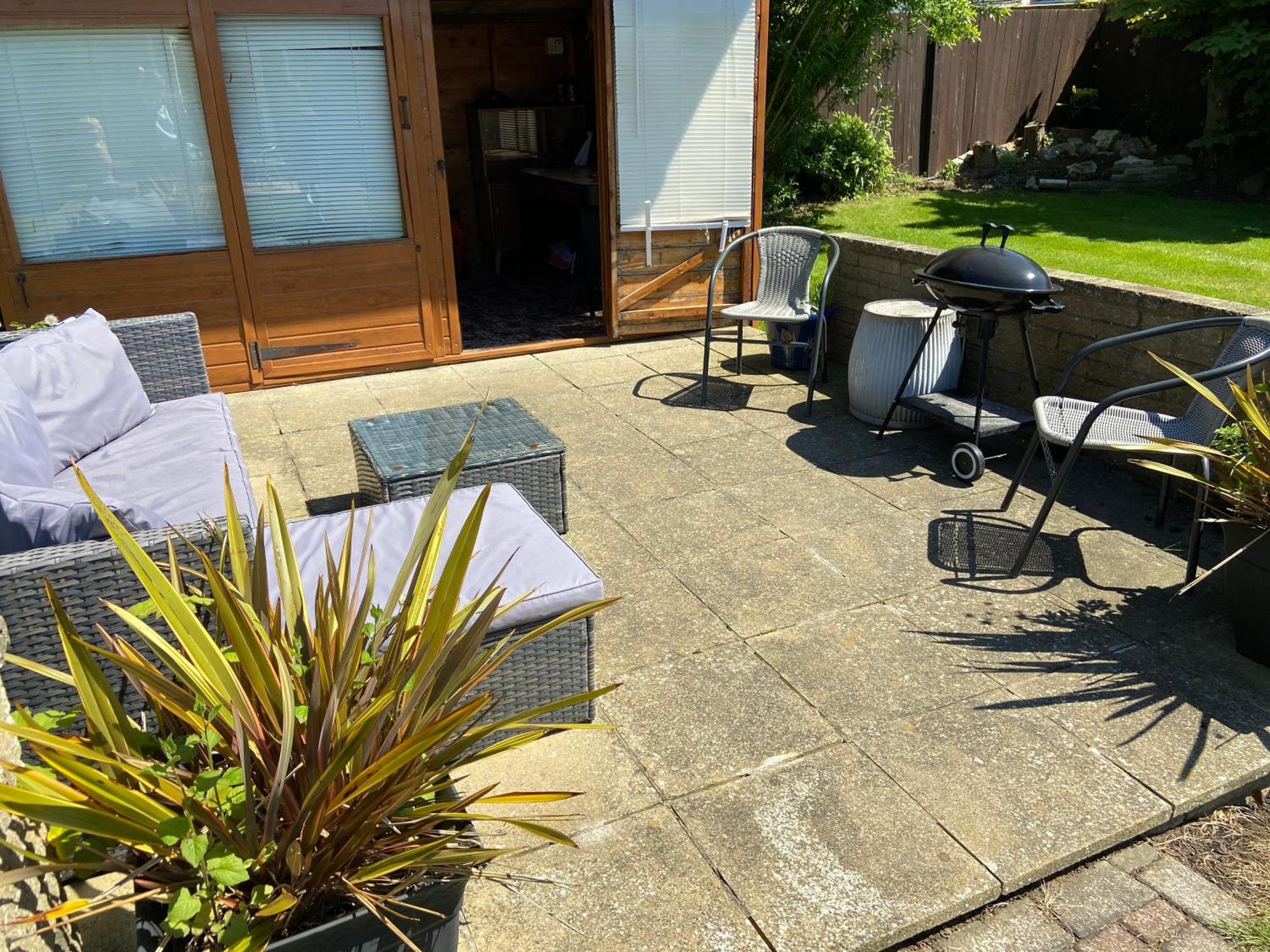 Bero With A Hot Tub & A Large Garden! Holiday home *